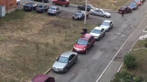 03.09.2016 Задержание пьяного водителя во дворах Михайлова, 9, на белом фургоне ижразбора (Ижевск)