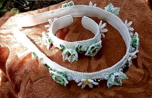 Браслет и ободок.