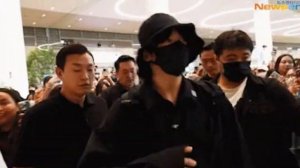 «Страшный» опыт Чонгука в аэропорту Инчхон вызывает опасения за айдолов! Чуть не упал из-за толпы!!