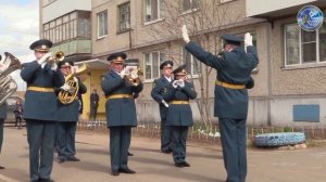 Сотрудники ГУ МЧС России по Архангельской области поздравили ветеранов с Днём Победы