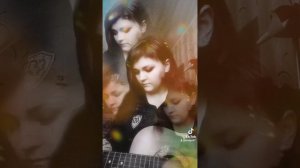 15 лет.. а годы мчат какой пацан уже большой..под гитару 💥