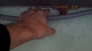 Почему ДУЕТ/СКВОЗИТ из под ПЛАСТИКОВЫХ ОКОН (снизу). ХАЛТУРА! Причины, что делать, как устранить.