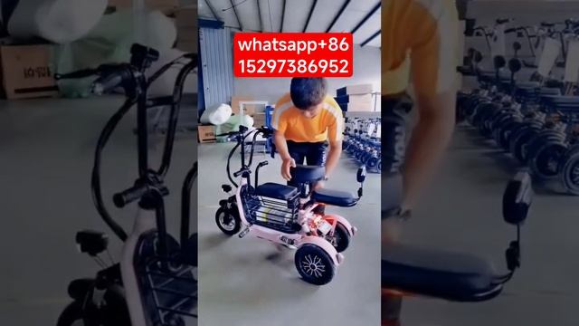 Folding electric tricycle