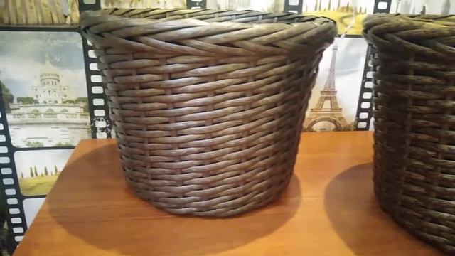 Кашпо (искусственный ротанг) Цена 1200р. за одно. смотреть онлайн