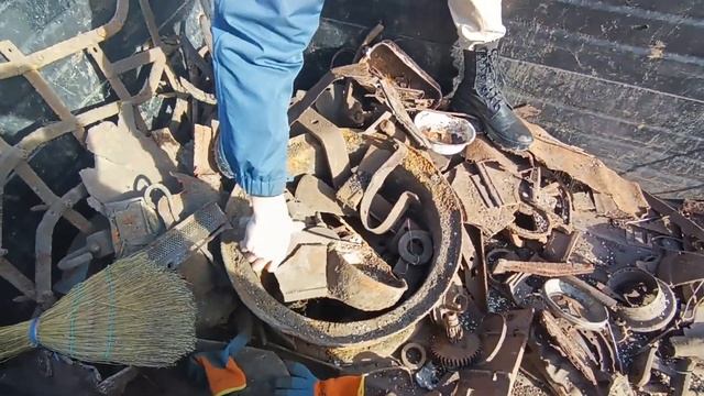 Сдаю накопленный металл по хорошей цене. Цена на металл растет. Сдал черный металл. Чермет. Медь смотреть онлайн