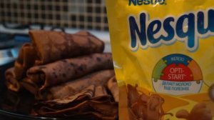 Шоколадные блинчики с Nesquik / Как приготовить шоколадные блины с яблоками