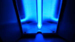 Бактерицидная лампа с безэлектродной разрядной трубкой