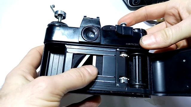 Лучше цифровой или плёночный ретро фотоаппарат зенит zenit 11? смотреть онлайн