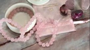 МАГИЧЕСКИЕ И ЦЕЛИТЕЛЬНЫЕ СВОЙСТВА РОЗОВОГО КВАРЦА