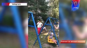 Скандал в центре города! Женщина попыталась выгнать мать и ее ребенка с детской площадки.