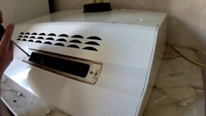 Полная разборка и чистка вытяжки на кухне. Почему это нужно делать?