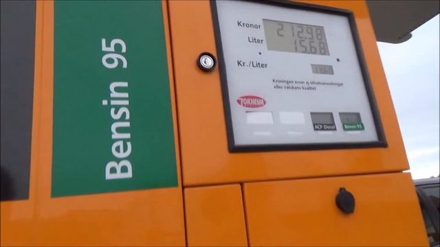 Hämtar en orange Ford Taunus i Norrland смотреть онлайн