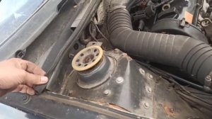 Уплотнительная резинка моротного щита под капот на Пассат Б 3. Кузовные детали на Пассат Б3.