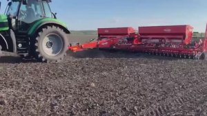 Посев сои механической сеялкой с внесением удобрений KUHN Premia 9000 Trc.