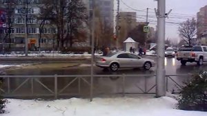 Поворот налево после знака 4.1.1 "Движение прямо"