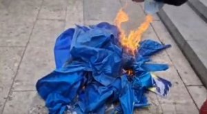 ЗДЕСЬ вам не майдан флаг ЕС сожгли протестующие в ГРУЗИИ
