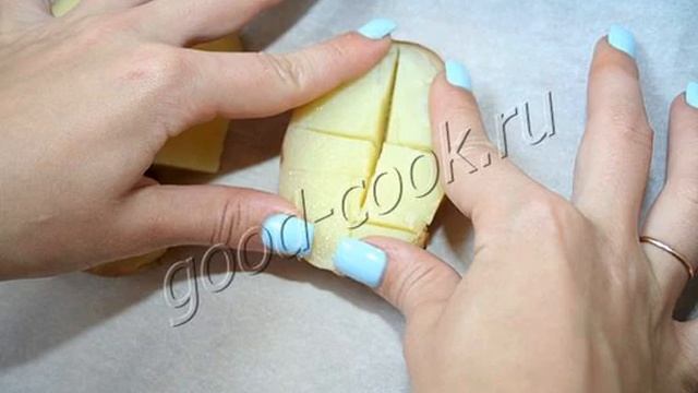 Картофель запечённый под хрустящей корочкой. Рецепт приготовления смотреть онлайн