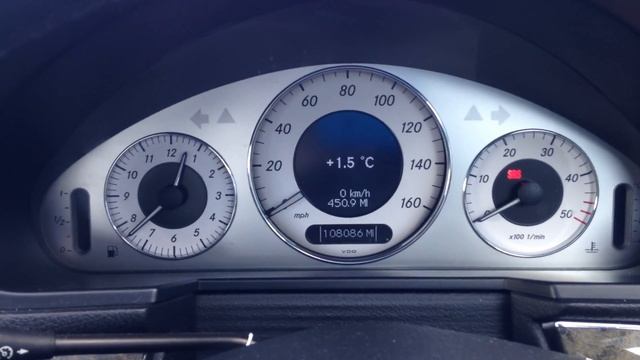 Mercedes E Class W211 Engine Start & Warning Light on Instrument Cluster смотреть онлайн
