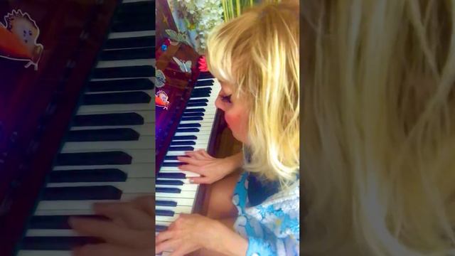 С 1 по 13-ое каждого января… Кавер. Поёт LENA🌺LETO. смотреть онлайн