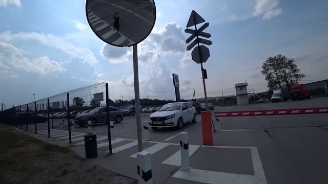 Вышел в Яндекс и... Пошел устраиваться на работу... смотреть онлайн