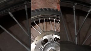 Замена камеры переднего колеса рейсер пантера 300,накачал 1.8?