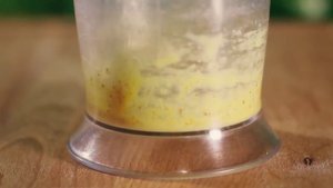 Перепелка: Домашний майонез на перепелиных яйцах.