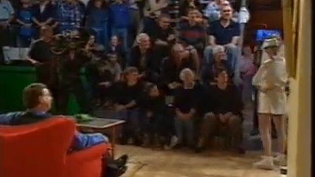 Pernilla Wahlgren överraskar Sven Melander 1995 смотреть онлайн