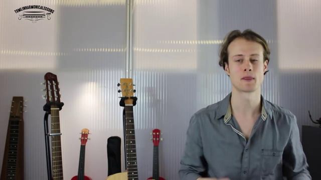 Beginner harmonica lesson - How to hold the harmonica