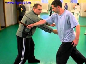 защита от удара ножом и палкой