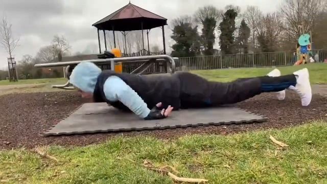 the hard push-ups in the Europe смотреть онлайн