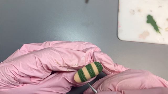 Новогодний дизайнер ногтей свитер