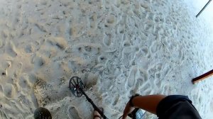 Вот где находят ЗОЛОТО! Пляжный поиск с металлоискателем Minelab Equinox 800 и самодельным скупом!