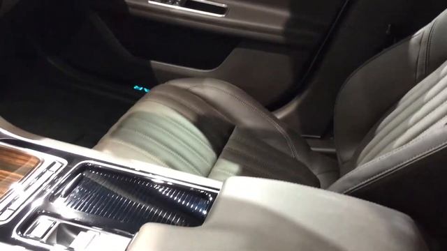 Kia Stinger 2020 vs. Jaguar XF 2020 смотреть онлайн