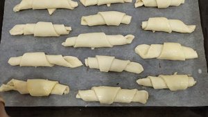 РОГАЛИКИ ИЗ СЛОЕНОГО ТЕСТО С ШОКОЛАДНОЙ НАЧИНКОЙ! МЯГКИЕ И РАССЫПЧАТЫЕ!