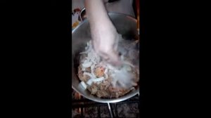 Вкусная гречка с мясом и грибами