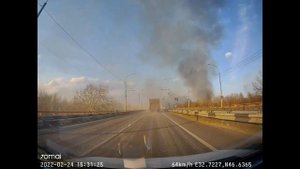 24.02.2022. Первые часы после начала СВО. Местный житель едет в Херсон под перекрёстным огнём.