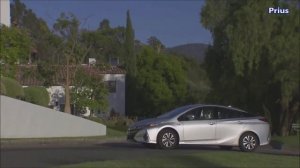 2019 Honda Insight Vs 2019 Toyota Prius Prime | BEST CAR