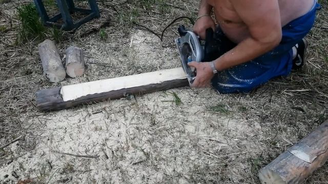 Долговечные бревенчатые ступеньки  из брёвен. и скамейка из брёвен. Аригинальное решение.