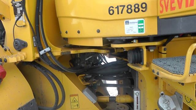 Volvo L90F walk around and a cab look 9/9 смотреть онлайн