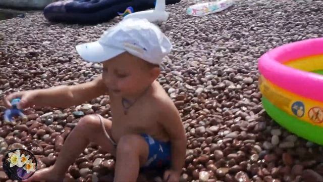 нежно-розовый Гурзуф лето 2018 розовый пляж смотреть онлайн