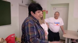 ВАЛЯ КАРНАВАЛ. ШКОЛА. НОВОБАТАЙСК. УЕХАЛА ОТ РОДИТЕЛЕЙ В 15 ЛЕТ..mp4