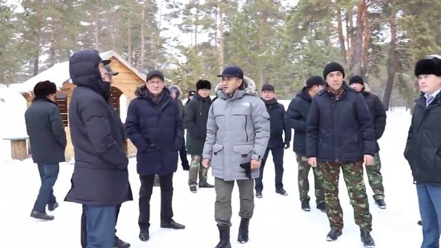 Каток и лыжная трасса в сосновом бору открыты ... смотреть онлайн