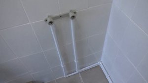 Санузел времянки. Пайка труб. Установка бойлера. Установка ванны. Установка унитаза.