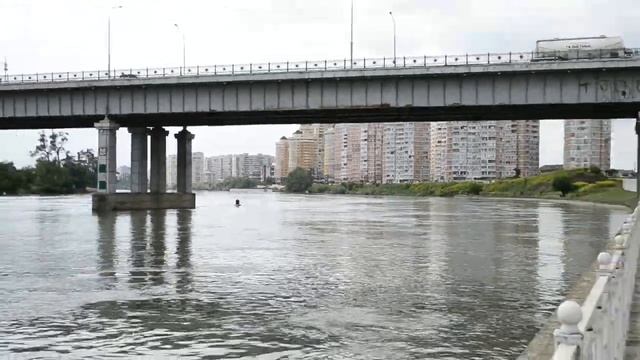 Краснодар,река Кубань в районе Тургеневского моста