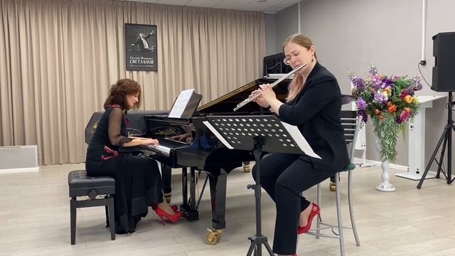 A. Piazzolla - Libertango (arr. by Dmitriy Varelas) смотреть онлайн