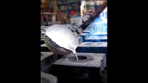 Мебель из дерева и расплавленного Алюминия