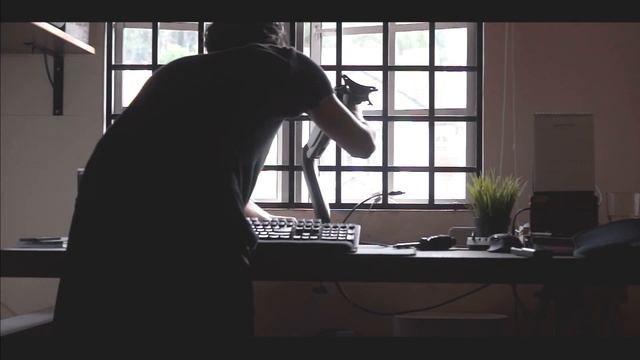 EVIS Gas Strut Monitor Desktop Arm Desk Mount- Assembled | Cinematic Motion смотреть онлайн