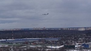 Посадка самолета в Шереметьево Boeing 777 рейс Южно-Сахалинск - Москва вид с 25 этажа