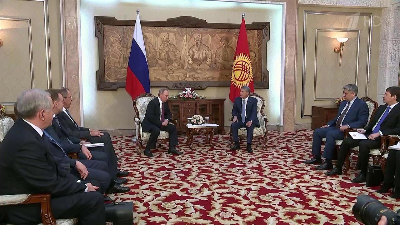 В Бишкеке состоялись переговоры президентов России и Киргизии Владимира Путина и Алмазбека Атамбаева