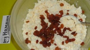 Творожная запеканка без яиц с изюмом и маком в духовке